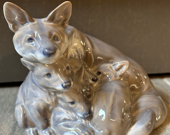 Figura de porcelana Royal Copenhagen Zorro Vixen con Kits