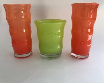 Wirujące szklanki z dmuchanego szkła w stylu retro