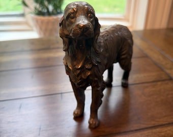 Metal setter figurine