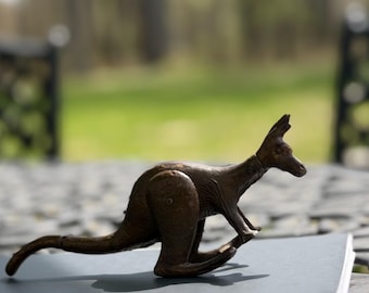 Vintage Ives Kangaroo ramp walker