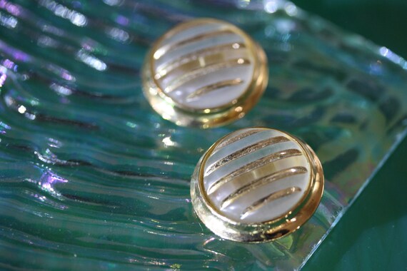 Richelieu Vintage Lucite Perspex Art Deco Clip on… - image 11