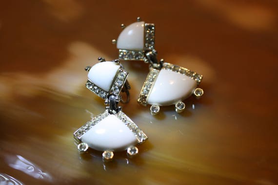 Lovely Vintage Kramer White Milk Glass Dangles - image 2