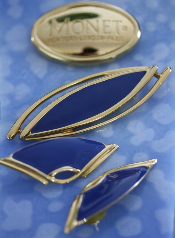 Vintage Monet Mid Century Gold with Navy Enamel A… - image 3