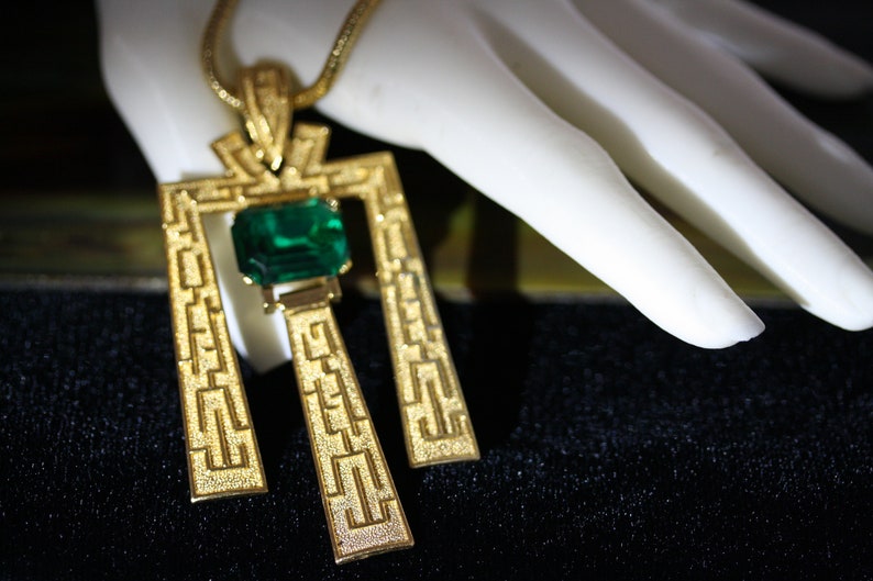 Crown Trifari Vintage Emerald Crystal Egyptian Revival Necklace image 3