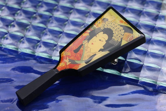 Wonderful Little Vintage Bakelite Japanese Fan Pin
