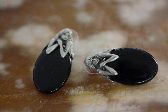 Art Deco Onyx and Silver Vintage Lady Post Earrin… - image 3