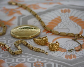 Ausgezeichnete etruskische Vintage Monet Parure Halskette Ohrringe und Armband
