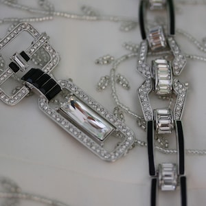 Parure vintage Givenchy Art Deco in platino, onice e cristallo