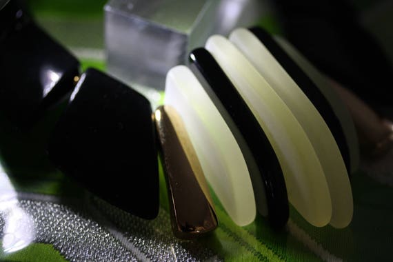 Fabulous Vintage Park Lane Lucite Art Deco Choker