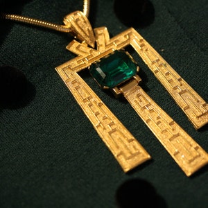 Crown Trifari Vintage Emerald Crystal Egyptian Revival Necklace image 8