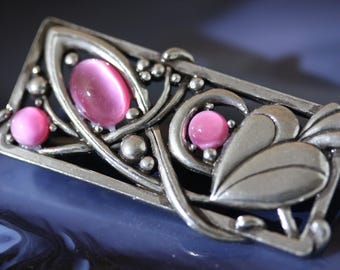Marvelous Miracle Pink Cats Eye Moonstone Art Deco Vintage Brooch