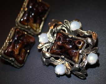 Vintage Miracle Carved Glass Brooch and Clip-on Earrings Jewelry Set