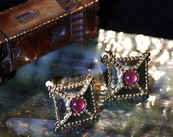 Oscar De La Renta Runway Vintage Etruscan Hammered Goldtone & Tourmaline Clip-on Earrings
