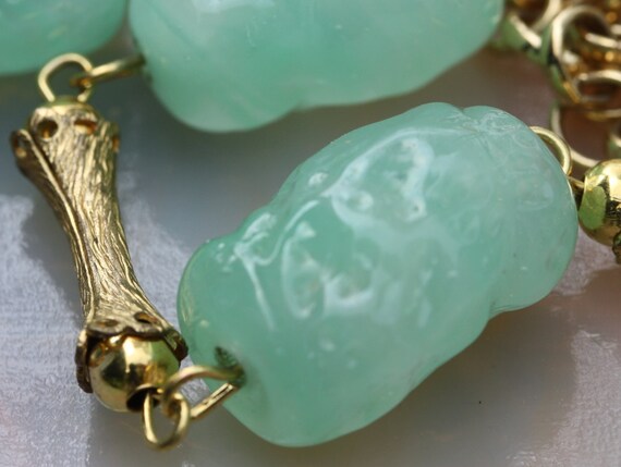 Elegant vintage carved glass necklace and earring… - image 4