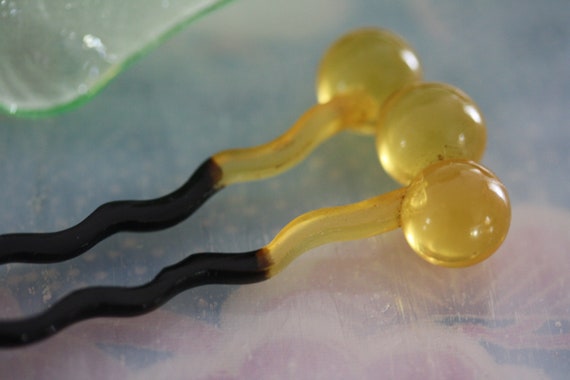 Vintage Japanese Geisha Kanzashi Hair Pin Pale Yel