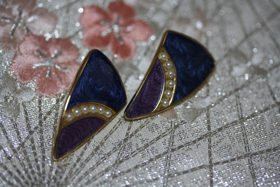 Wonderful Vintage Crown Trifari Blue and Purple E… - image 2