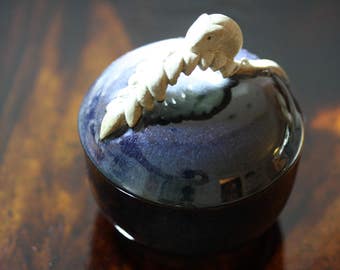 Wonderful Little Mouse Trinket Box From England