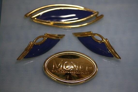 Vintage Monet Mid Century Gold with Navy Enamel A… - image 9