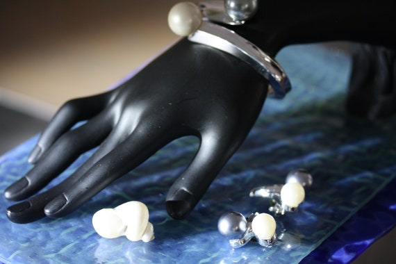 Magnificent Mid-Century Silver Gray Pearls Crown … - image 10