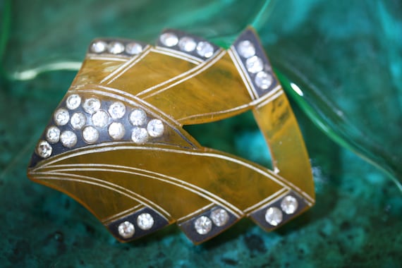 Vintage (Antique) Deco Celluloid Brooch