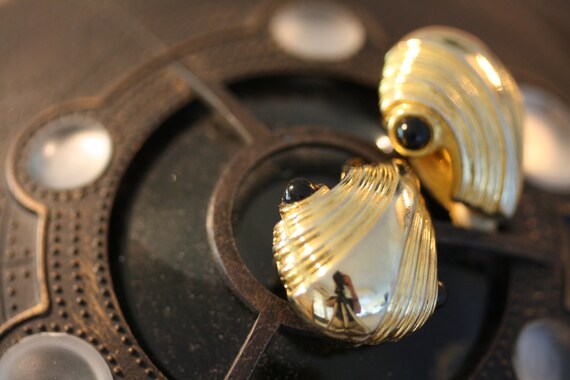 Paolo Gucci Vintage Art Deco Mollusk Clip-on Earr… - image 2