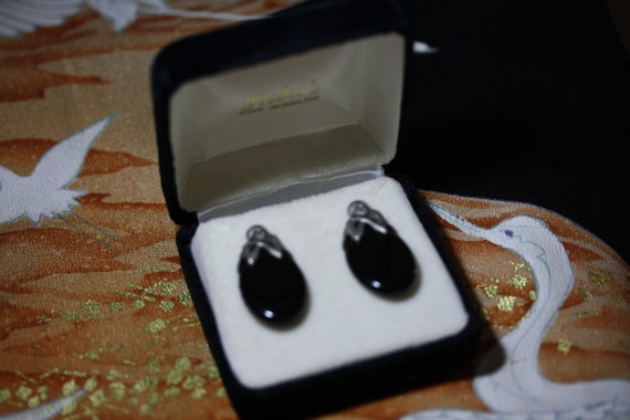 Art Deco Onyx and Silver Vintage Lady Post Earrin… - image 2