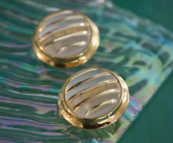 Richelieu Vintage Lucite Perspex Art Deco Clip on… - image 8