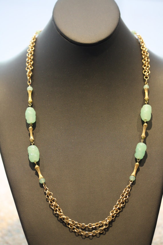 Elegant vintage carved glass necklace and earring… - image 2