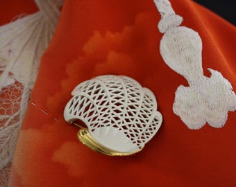 Broche vintage Monet tressée en émail blanc Marvelous