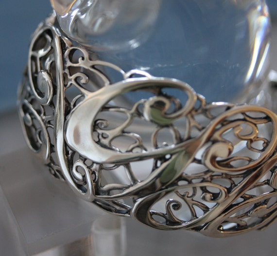 Outstanding Vintage Sterling Silver Fillagree Cuff - image 1