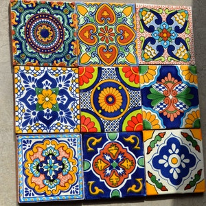 メキシコのタラベラ タイル 9 枚。ハンドメイド - ハンドペイント 4"X 4"/ミックス