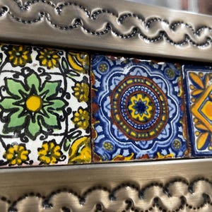 12 azulejos Talavera 2 &quot;X 2&quot; con 4 diseños