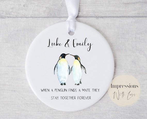 Pinguin Personalisiertes Ornament, Jahrestag Geschenk, Verlobungsgeschenk,  Paare Geschenk, Valentinstag Geschenk, Ich liebe Dich Geschenke