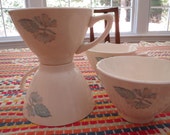 Very sweet Set of 4 Mid-Century IvoryCups with gray and blue deco