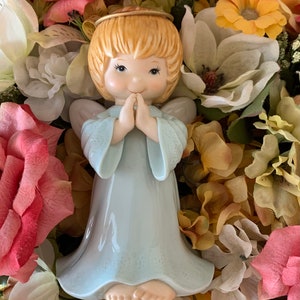 Angel Figuring - 8 Inches Tall - Good Vintage Condition - Adorable!