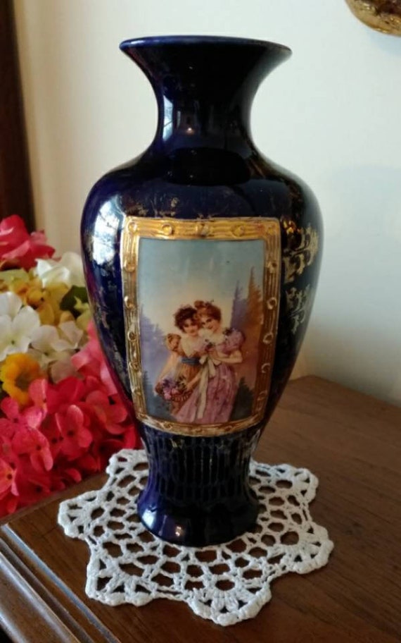 Rare Find Vintage Beautiful Dark Cobalt Blue Vase With Gold Handles
