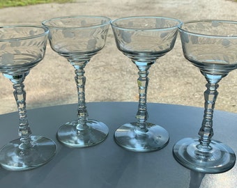 Etched Floral 3oz Wine Glasses/Liquor Glasses - Very Good Vintage Condition - Beautiful Stems