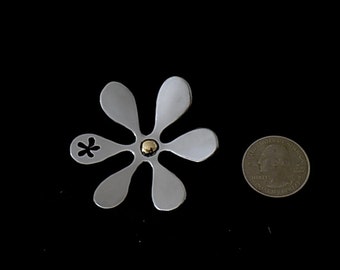 Stainless steel flower pendant