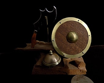 Miniature weapons display