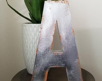 Paper Mache Letters Angustiado Silver Rust Decoración