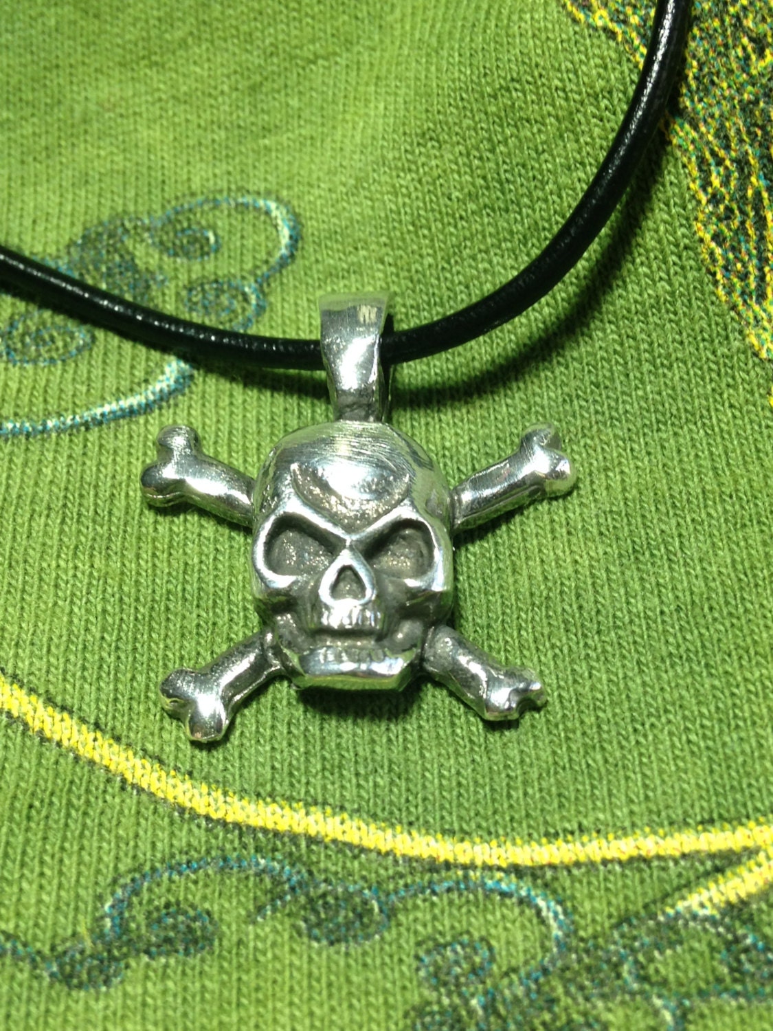 Pirate Flag Jewelry in Fine Pewter Pirate Skull and Crossbones Pendant 