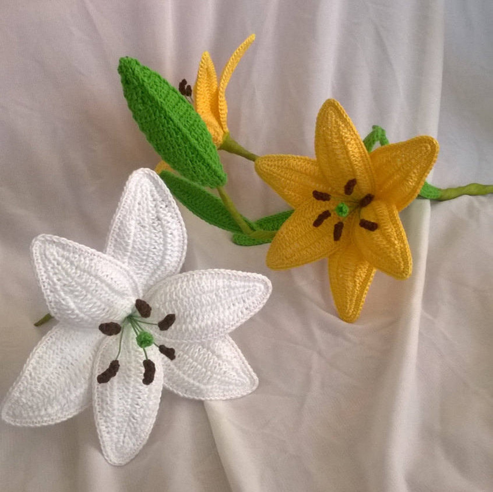 PDF Crochet Lily Pattern Flower Applique Crochet Flower Etsy