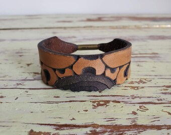 Vintage Carved Leather Bracelet - Large - Hippy, Woodstock, Unisex - Magnetic Ball Clasp