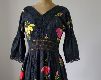 Vintage Dress 1960s Flower Embroidery Maxi Dress Black Medium Women's