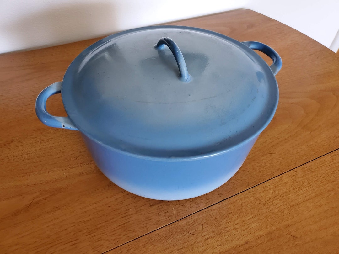 Cast Iron Enamel Sauce Pot With Lid 9.5 Country Blue Enamelware Pan