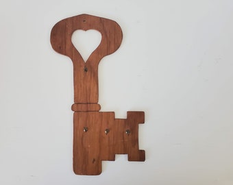 VTG Key Holder Wooden Wall Hanging Hooks Skeleton Key Decor Handmade Wood Key Organizer