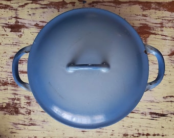 Descoware Iron Enamelware Sauce Pot - Country Blue Enamel Pan with Lid - Made in Belgium - Cottagecore