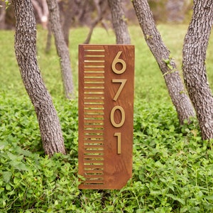 Antigua Address Yard Sign: Vertical Yard Number Plaque