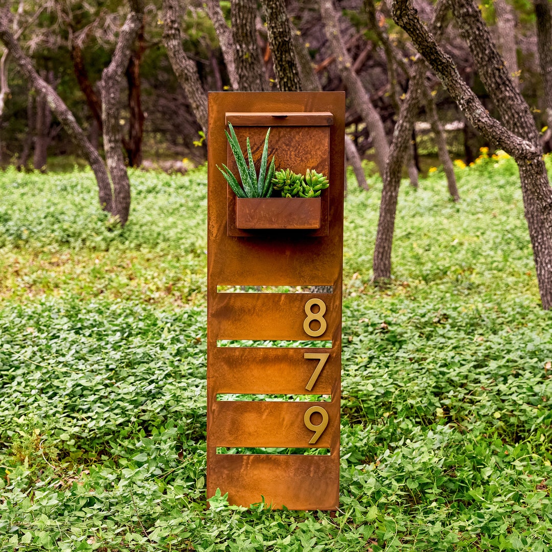 2-Tier Vintage Wooden Plant Stand For Outdoors With Lockable Mailbox