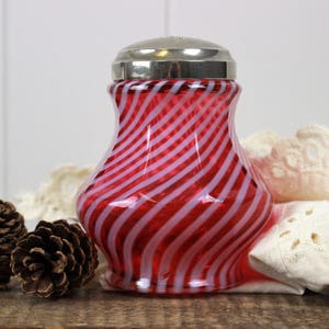 Early Fenton Cranberry Swirl Sugar Shaker